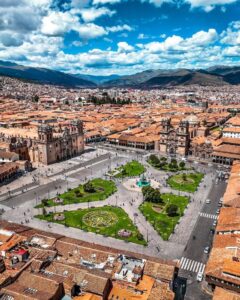 •❂ ᎳᎾᏒᏞᎠ ᎳᎪᏞᏦᎬᏒᏃ ❂• 👣🌍 on Instagram_ “La Plaza de Armas del Cuzco in Cusco, Peru…”